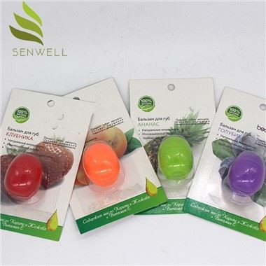 ترطيب الشفاه بلسم الفاخرة